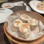 駅前小籠包 新火 - 五目もち米焼売（600円）