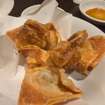 駅前小籠包 新火 - 揚げワンタン（880円）