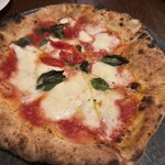 ダ アチュ - マルゲリータ・コン・ブッファラ