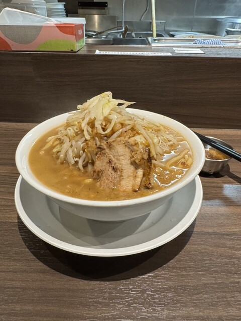 大阪二郎様 8月18日グランドオープン！！ラーメン激戦区の大阪福島にこの度