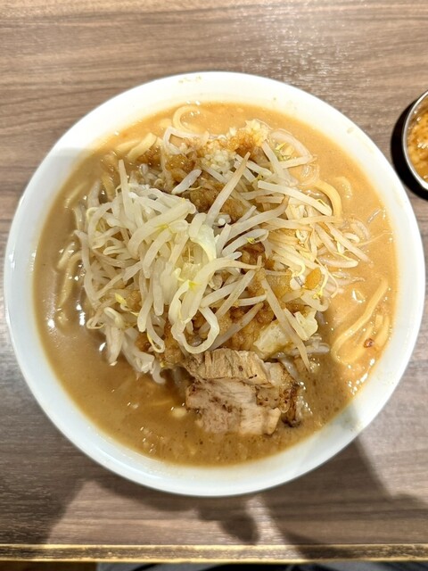 大阪のおすすめ二郎系ラーメンならここ」と複数人からの推薦店