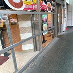 松のや - 隣りは松屋