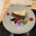 割烹 花穂 - 料理長作のケーキと苺