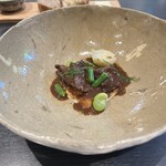 レストラン　ノリ　エ　ノジ - Poisson マグロの頬肉の赤ワイン煮込みにバースニップ 季節野菜を添えて