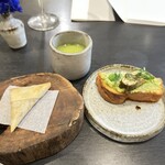 304550371 - Amuse ①子持ち鮎の一夜干しとブリオッシュ、アボカドペースト②メロンのガスパチョ③トマト羊のサモサ