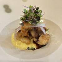 レストラン　ノリ　エ　ノジ - 2eme entree 小柴の穴子のフリットに藤沢の朝どれトウモロコシのピュレとソース　ロメスコ