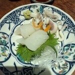 飲みくい処 ひがし - イカ刺しにボイルのゲソはたまんない
