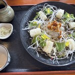 そば処みよし - 揚げもちそば、冷たいの、大盛り。