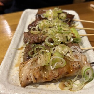 大衆酒場 もつ焼きのやまちゃん_0