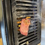 卸問屋直営 立ち食い 一切れ焼肉 松田 - 