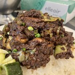 東京ボンベイ - ✅キーマカレー(鶏・野菜) ＲＥＤ大盛¥1.100！
      　※赤有り(辛さUP)
      　※ご飯、中盛り、大盛り無料
      　※ピクルス、アイスミニチャイ、チョコ付き
      　※キャッシュオンリー