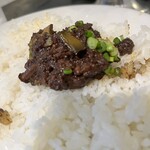 東京ボンベイ - ✅キーマカレー(鶏・野菜) ＲＥＤ大盛¥1.100！
      　※赤有り(辛さUP)
      　※ご飯、中盛り、大盛り無料
      　※ピクルス、アイスミニチャイ、チョコ付き
      　※キャッシュオンリー
