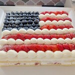 シースケープ テラス・ダイニング - ショートケーキアメリカ国旗