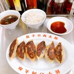 餃子の肉太郎 - 