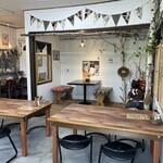 豚丼カフェばっくやーど - 店内