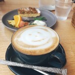 AROMA VITA & BAKE - カフェラテHot  ラテアートが可愛い