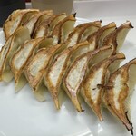 ぎょうざ専門店 赤萬 三宮店 - 