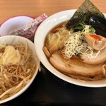 大鷹ラーメン - 大鷹ラーメン麺大盛り　野菜盛り
