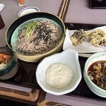 山田うどん - 料理写真: