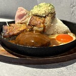 鉄皿肉飯ハチリキ - 