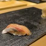 名古屋 栄 鮨 栄華 - カンパチ