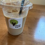 やちカフェ - アイスカフェラテ600円混ぜてしまった。