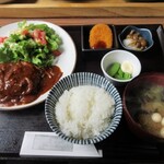 人と木 - 日替わり定食1,000円＋デザート500円＋コーヒー200円