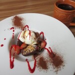 人と木 - 人と木定食に付くデザートとコーヒー（日替わりランチには付かないので700円で追加）