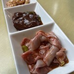 髭 - ホルモン三種盛り