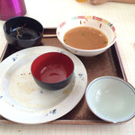 波止場食堂 - 完食。右上は肉そば。