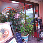 祭麺堂 - 店前で開店を待つ