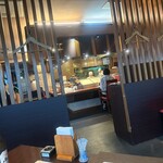 厳遊庭 - 席から見える厨房・カウンター