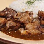 個室焼肉 夢幻邸 - 炙り和牛カルビの焼肉カレー