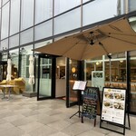 Koko Head cafe - この日は雨が降っていたので、テラス席は使えなかったのですが、天候によりテラス席は犬の同伴も可能です。