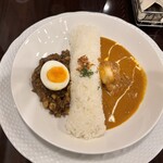 天馬屋 下北沢店 - ハーフハーフ、キーマカレーと海老カレー
