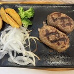 ヴィクトリアステーション - 料理写真:「大俵ハンバーグ150g(ガーリックソース)」¥990(税込¥1,089)