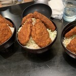 ガロ - 左:大盛り・中:並盛り・右:小盛り