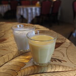スパイス村 - マンゴーラッシー（ご厚意）