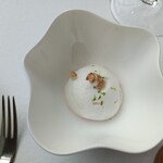 フィリップ・ミル 東京 - チーズを裏ごししたエスプーマ