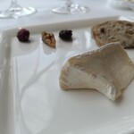 フィリップ・ミル 東京 - 白カビのチーズ