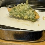 天ぷら 正心庵 - 大葉に包んだ鱒