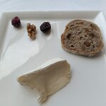 フィリップ・ミル 東京 - 白カビのチーズ