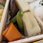 水了軒 - 第三のコース。筍煮、椎茸煮、人参煮、高野豆腐、茹でいんげん、昆布巻