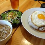 きぃ～あ～い - Bランチ(ガパオ：豚肉のバジル炒めごはん・ミニ汁そば・ミニサラダ・ウーロン茶) ￥７５０