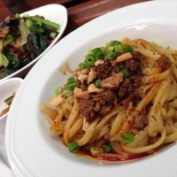 南青山エッセンス - 汁なし担々麺