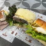 ブランジュリー パリの空の下 - 翌日お昼にいただいたサンドイッチ。ハーフサイズです。