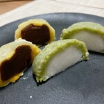 口福堂 - 料理写真:とうもろこし大福＆おはぎ（ずんだ）