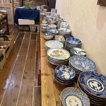 元町imari - 2階の骨董品