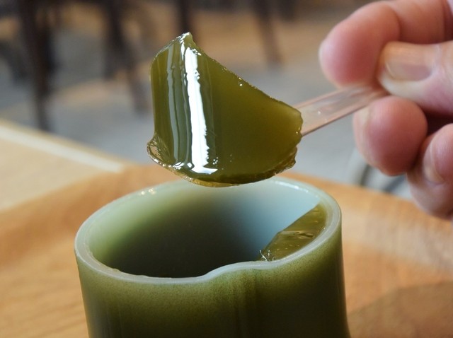 志津屋 - ぷるるん抹茶水羊羹