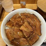 ぶた丼のとん田 - バラぶた丼(バラ12枚) にんにく一味がけ